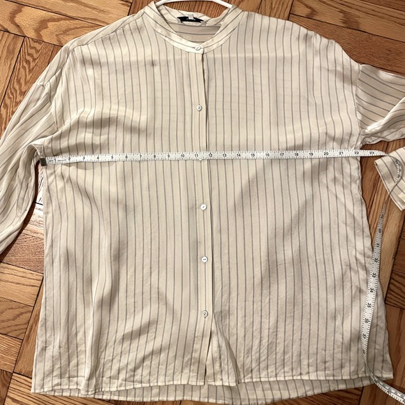 Vince Champagne Pinstripe Button Front Silk Blouse - Picture 8 of 9